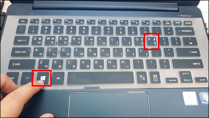 노트북-키보드-사진