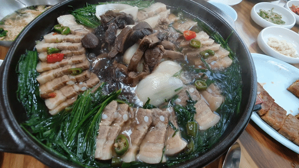 한솔가든 능이보쌈