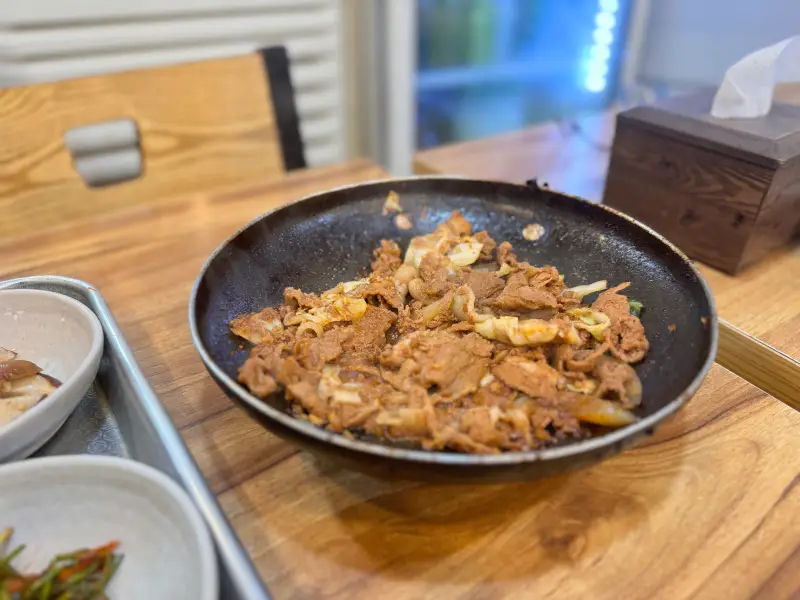 한식당 돼지 불백 솔로샷