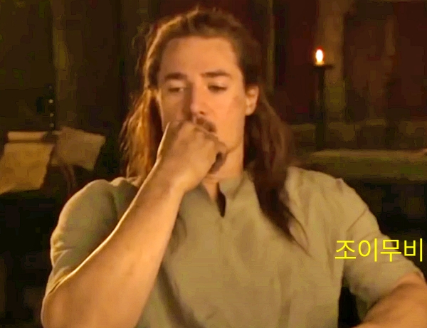 우트레드 역할을 너무 매력적으로 연기한 알렉산더 드레이먼 배우