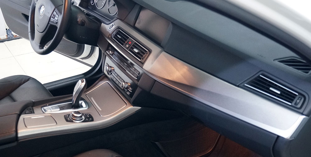 대구 bmw 5시리즈 f10 실내랩핑 시공 후 티타늄 브러시 실내 전체 모습
