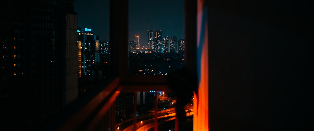 '밤' (Night)