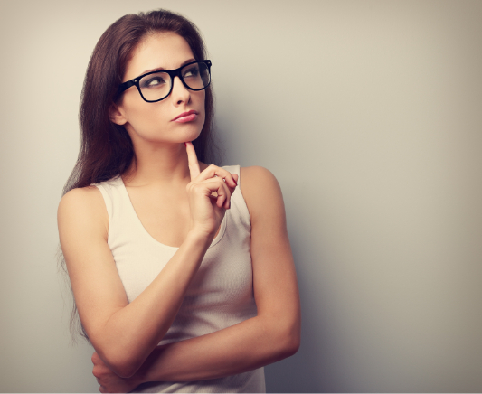 안경끼고-있는-여성