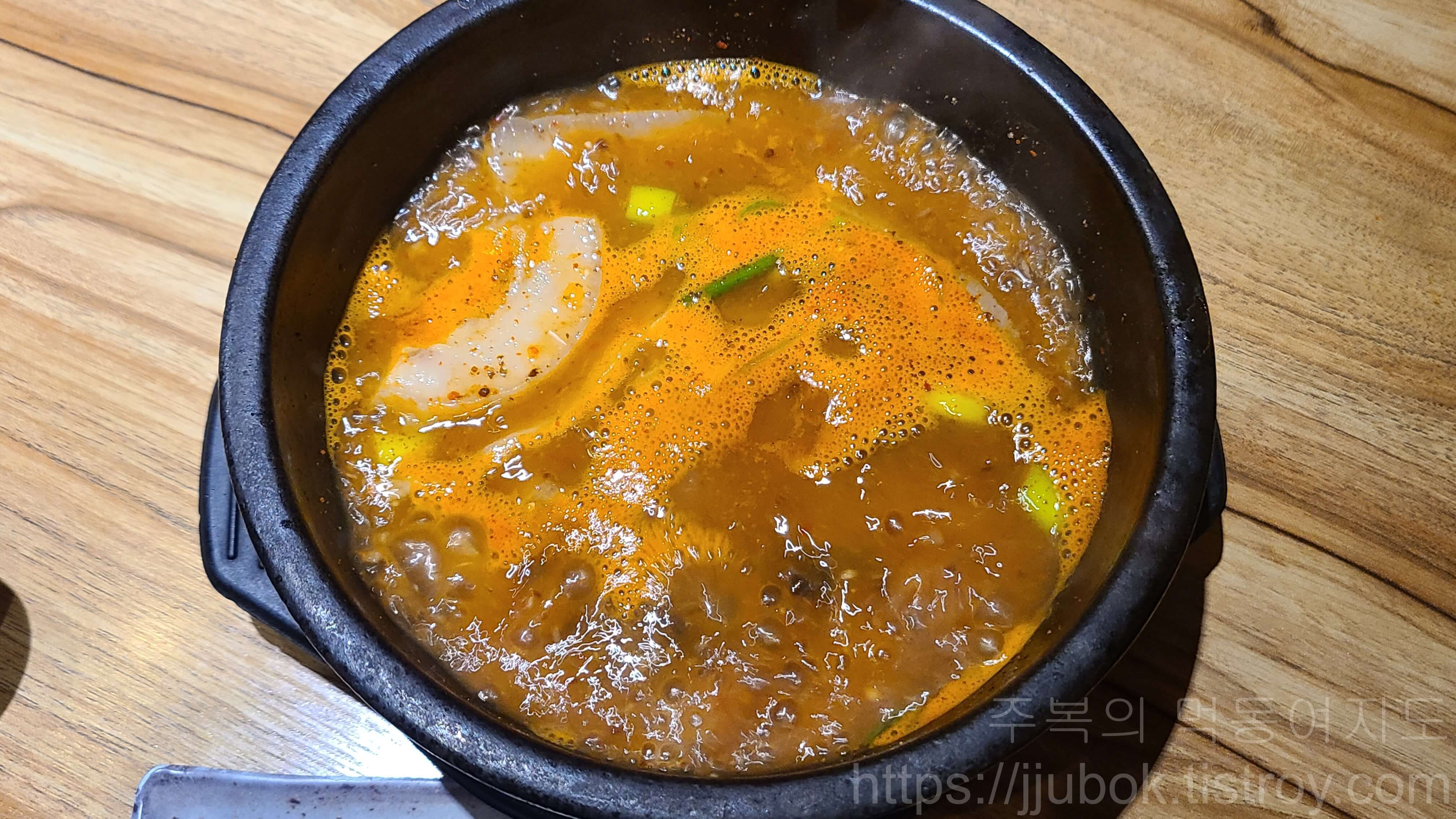 족이맛있는-사또족발-순대국