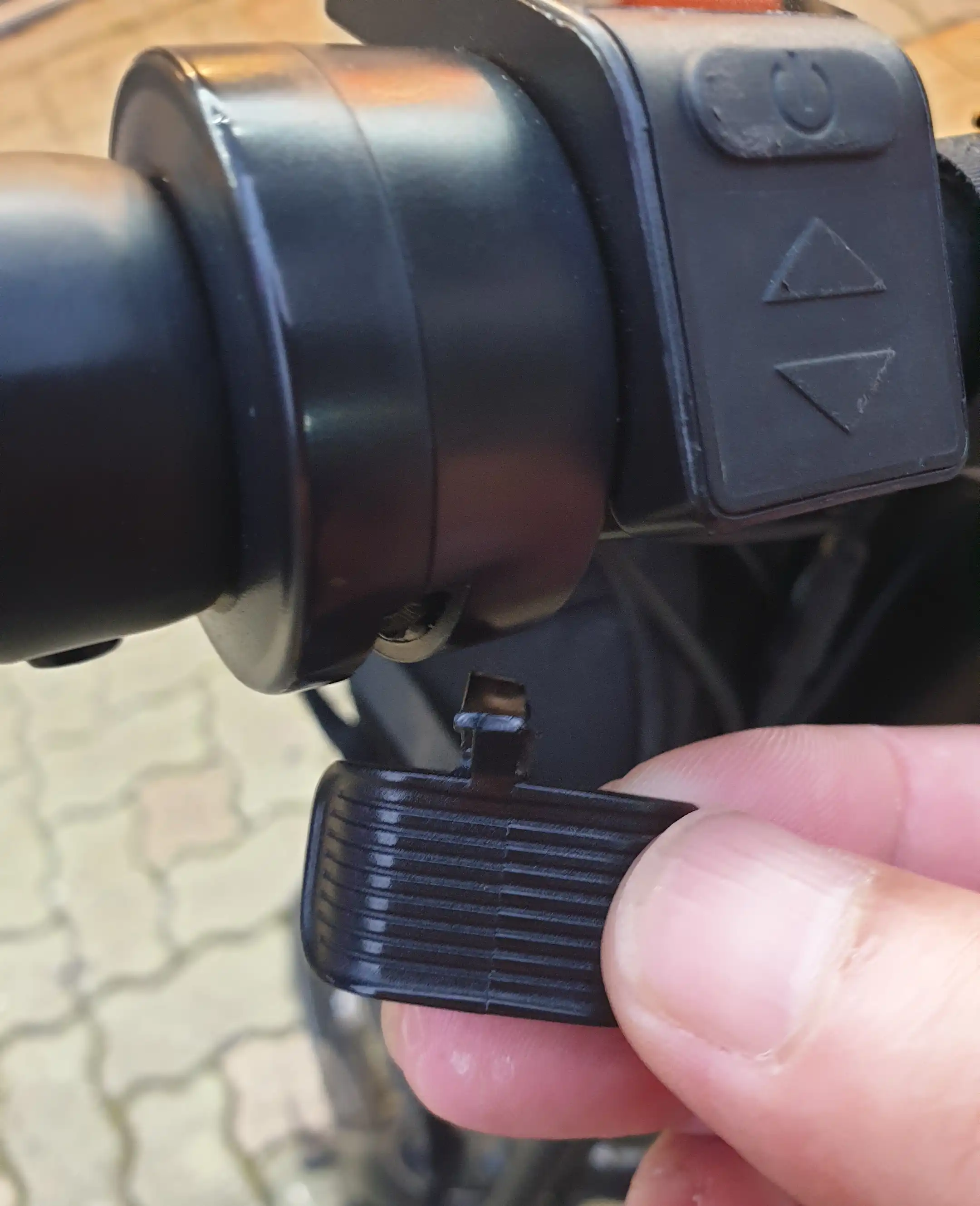 전기 자전거 퀄리 Q3 미니, 엄지 스로틀 파손