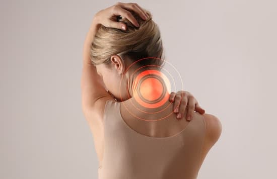 목 통증의 원인과 치료법: 거북목부터 디스크까지 완벽 정리