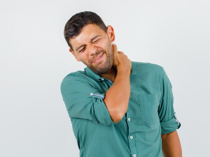 뒷골이 땡기는 증상