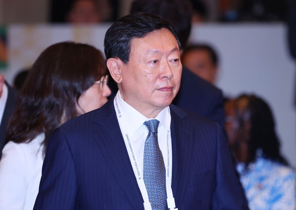 신동빈 롯데쇼핑 사내이사 복귀