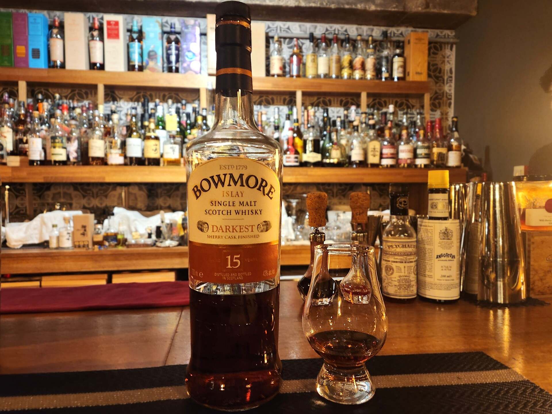 보모어 15년 다키스트 대만판 ( Bowmore 15 year old Darkest Taiwan Exclusive ) 사진 이미지