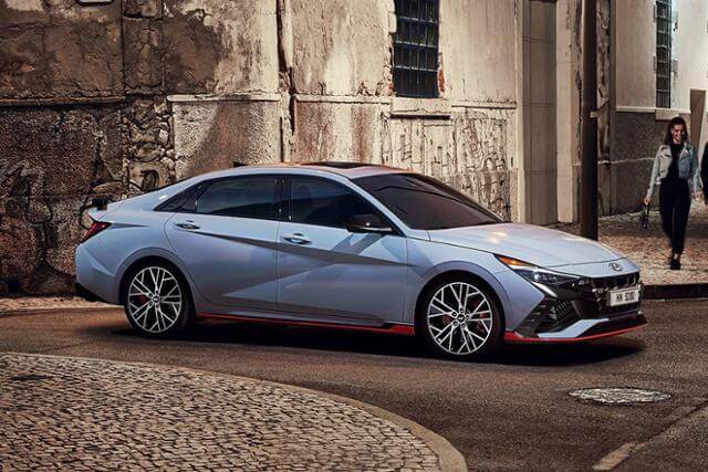 아반떼N 첫번째