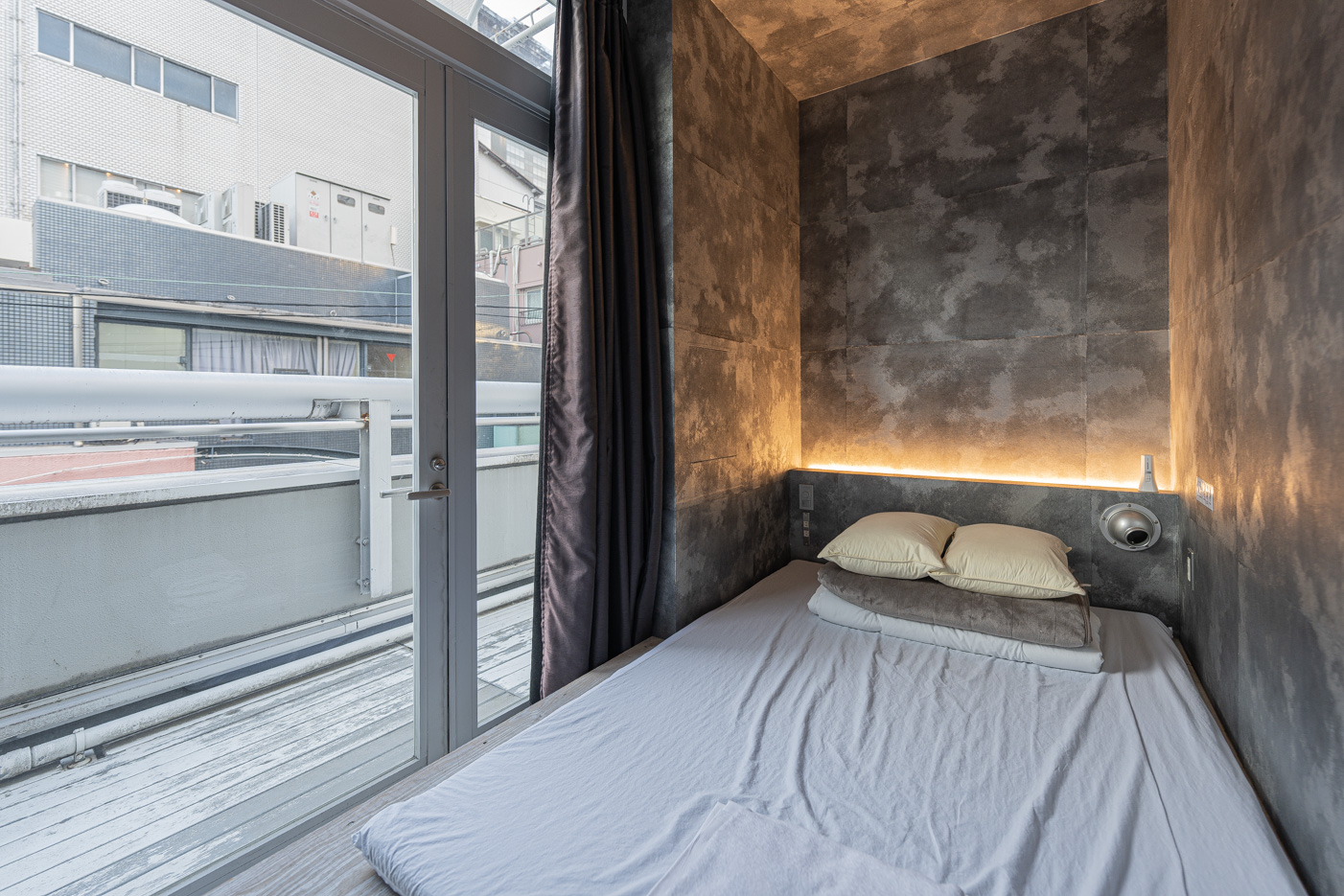 Original source photograph 44 for Osaka and Kansai Hotels: 36 Stay and Bathing Records, Plus 8 Official Introductions