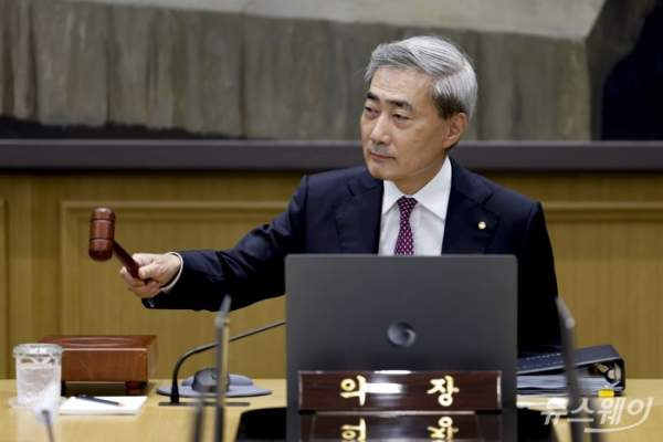 한국은행 기준금리 0.25%p 인상 배경과 한미 금리차 축소 영향 분석 (예적금 대출 가계 대응 가이드)