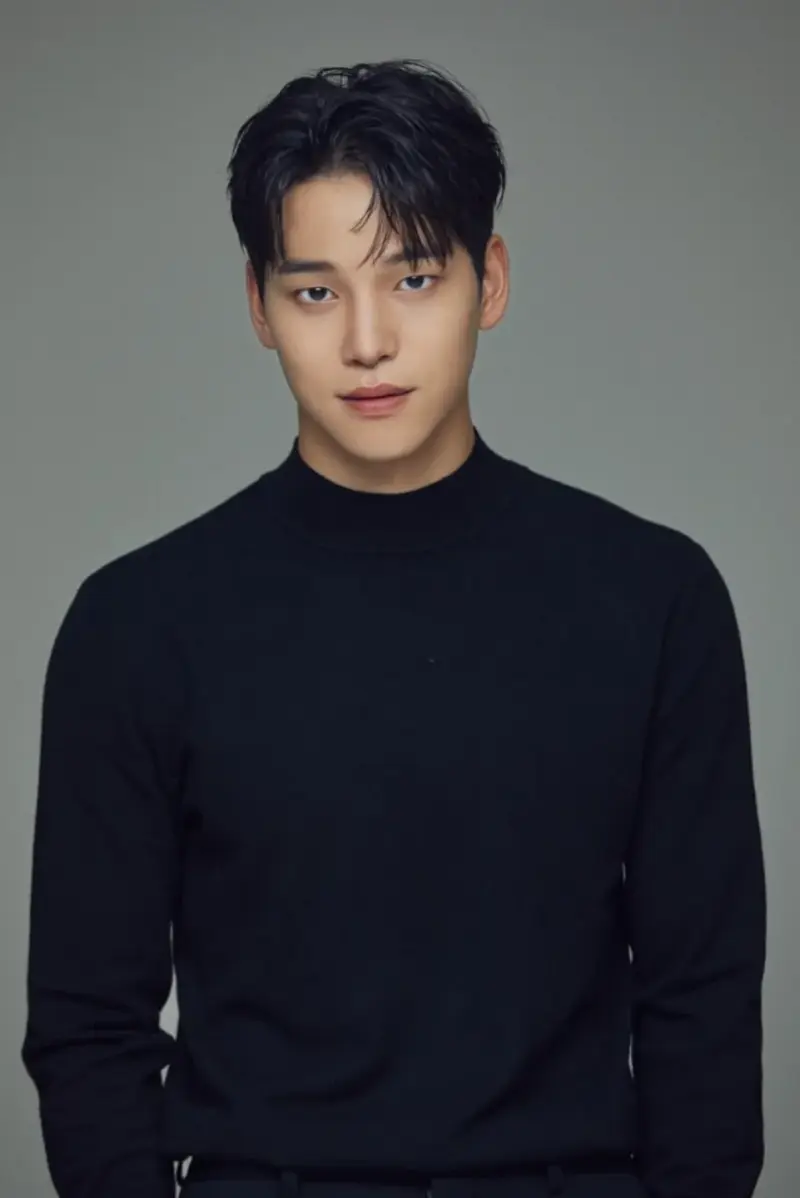 춘화연애담에서 민홍 역을 맡은 배윤규