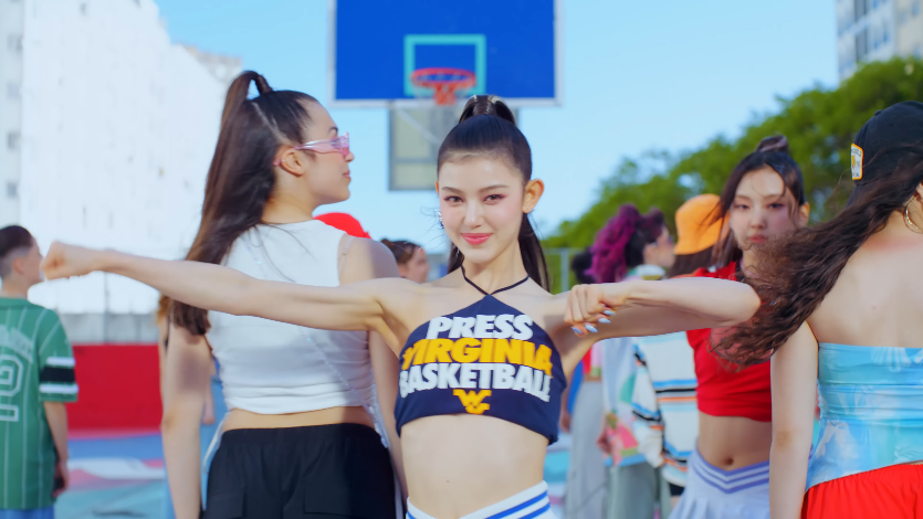 뉴진스 &amp;#39;Super Shy&amp;#39; 뮤비 캡처