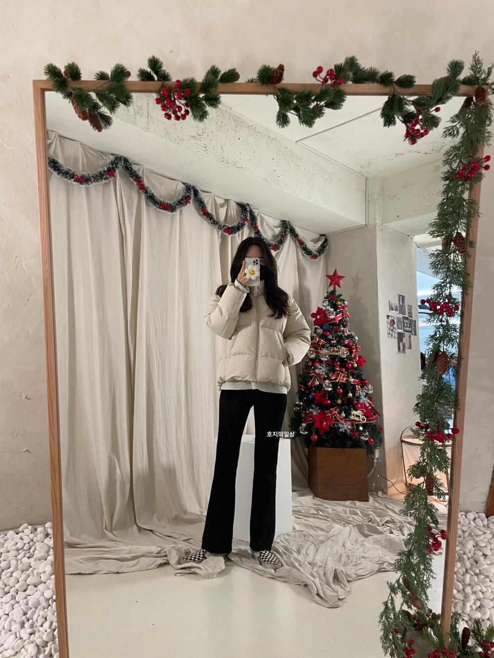 수원 오목천동 골목 카페 오아시스 - 매장 전신 거울