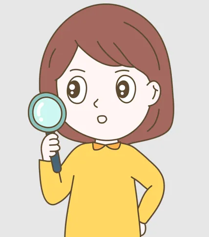 혜택을 꼼꼼이 살펴보는 여성