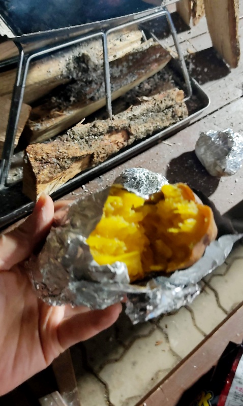 그래도 맛있게 익은 고구마