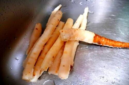 더덕-손질법-껍질-까는법-쉽게-벗기는법