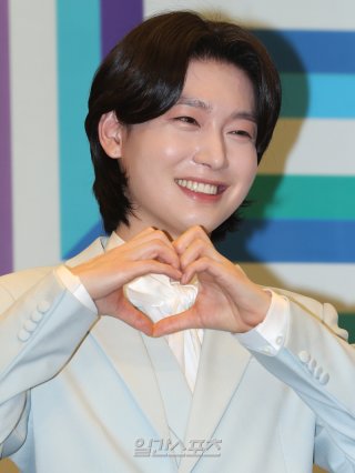 가수김용빈가수팬카패,나이,프로필,사주,음악,부모,할머니,아버지,펜카페,소속사,노래,고향