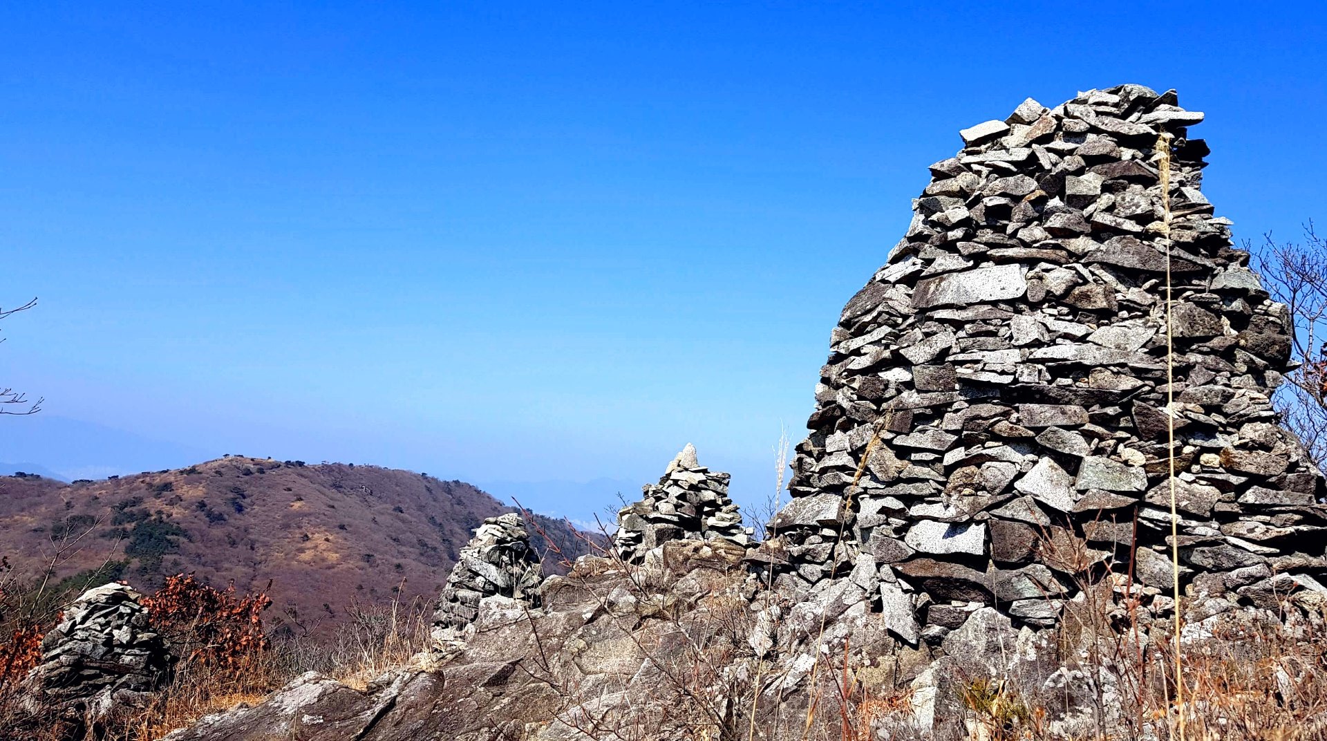창원 대암산 돌탑