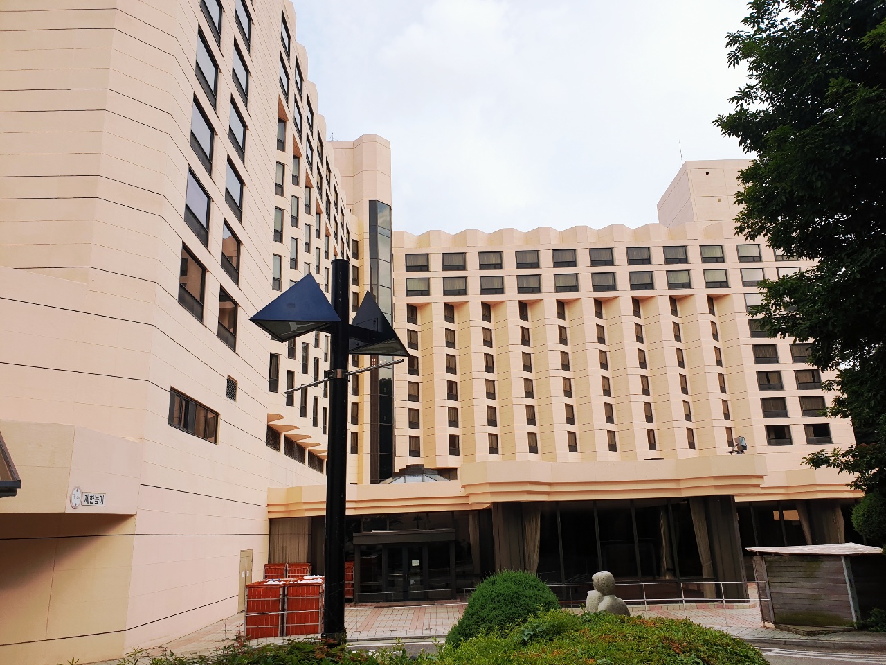 스위스-그랜드-호텔-산책로