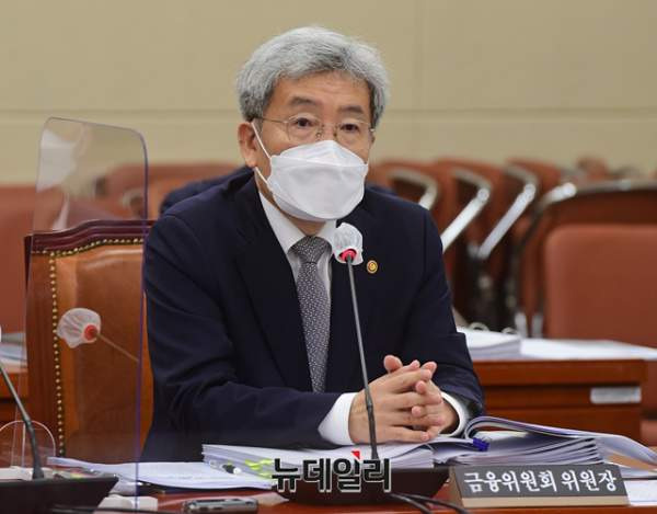 한국거래소 상폐규정 강화: 7월부터 동전주 주식병합 꼼수 금지!