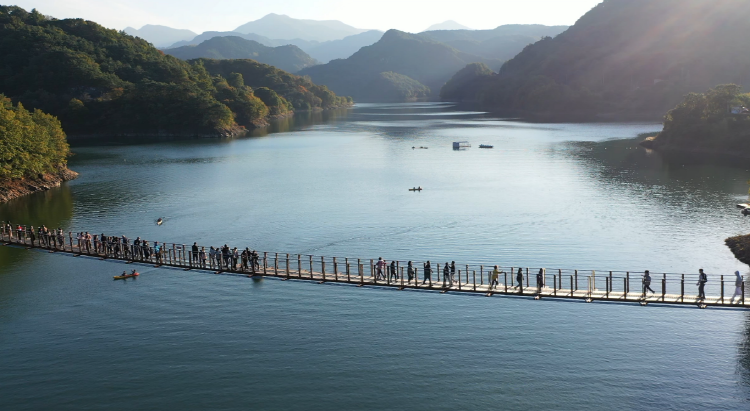 옥순봉 출렁다리
