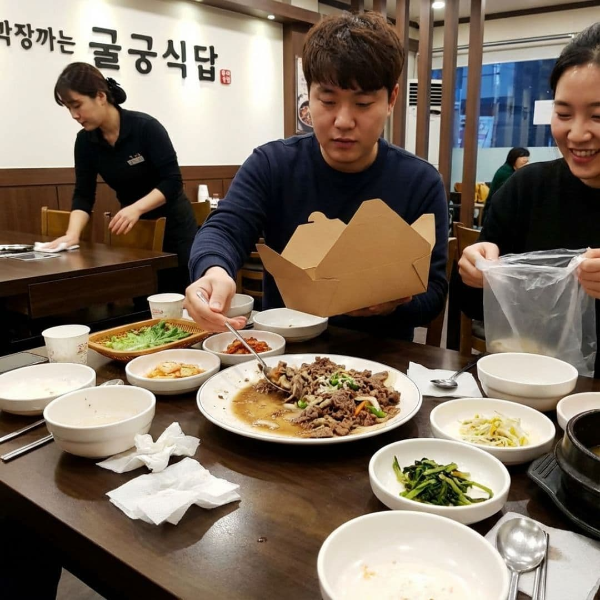 동서양 테이블 매너 중 지속 가능한 식문화