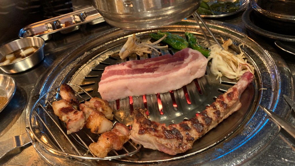 고기로와_뼈등심_삼겹살