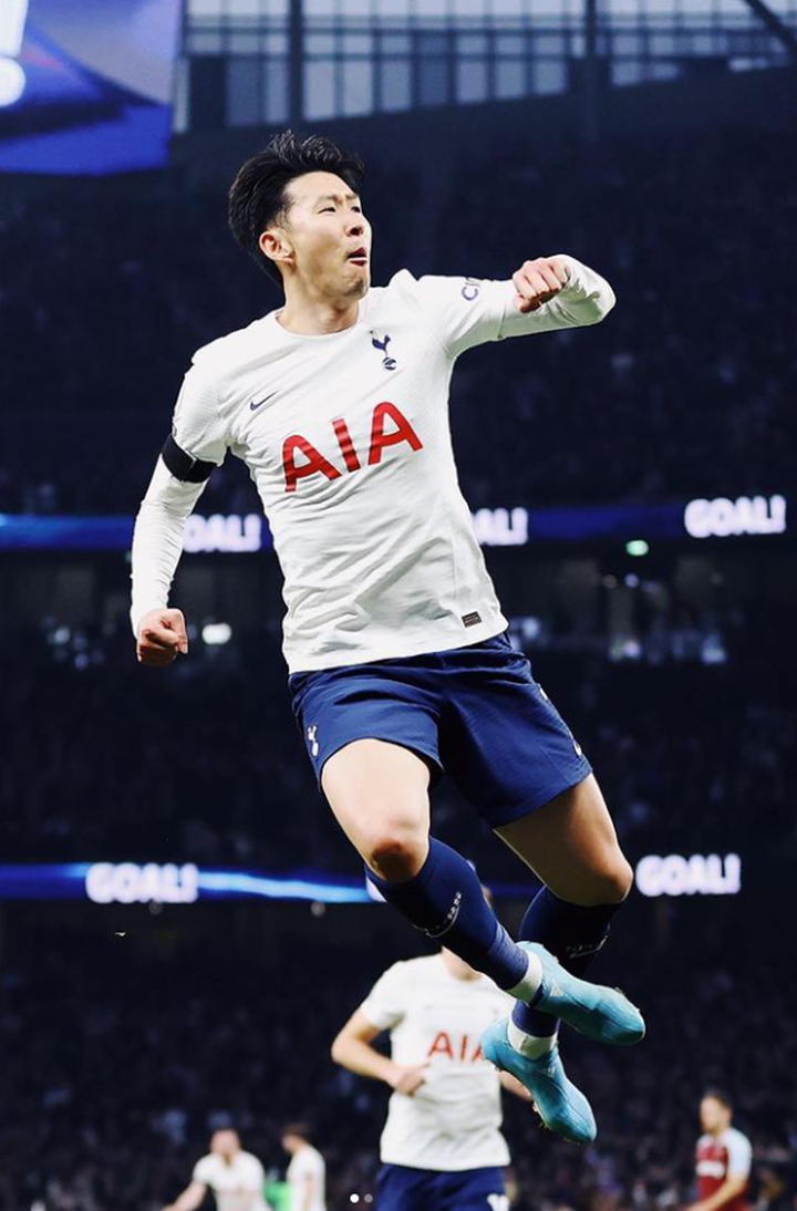 높이-점프를-하는-손흥민