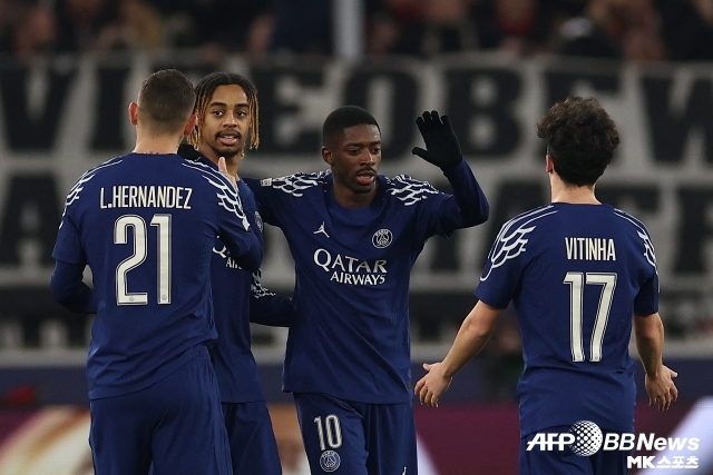  psg 뎀펠레의 골로 환호-AFP 출저