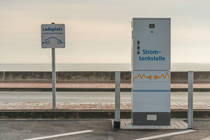 차세대 배터리 기술 ❘ 전고체 배터리와 무선 충전 혁신