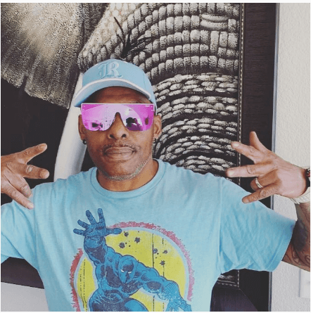 래퍼쿨리오_핑크썬글라스