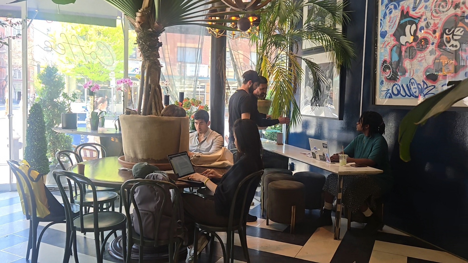 bar21 cafe. 도심 속 정원 카페, 뉴욕카페추천