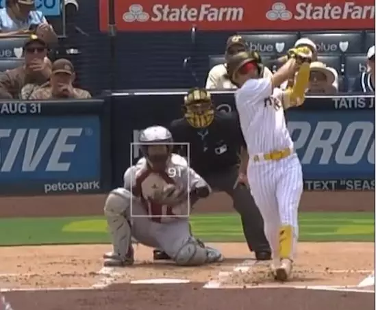 김하성 수상 / 김하성 선수가 홈런을 치는 모습