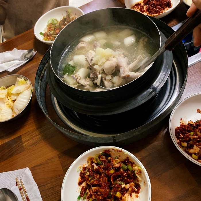 식객 허영만 백반기행 지수원 편 닭탕 닭한마리 닭칼국수 닭볶음탕 시흥 맛집 소개