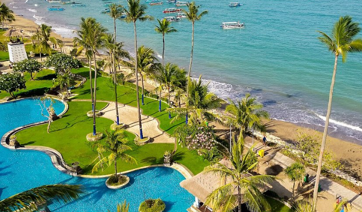 파트라 발리 리조트 수영장2