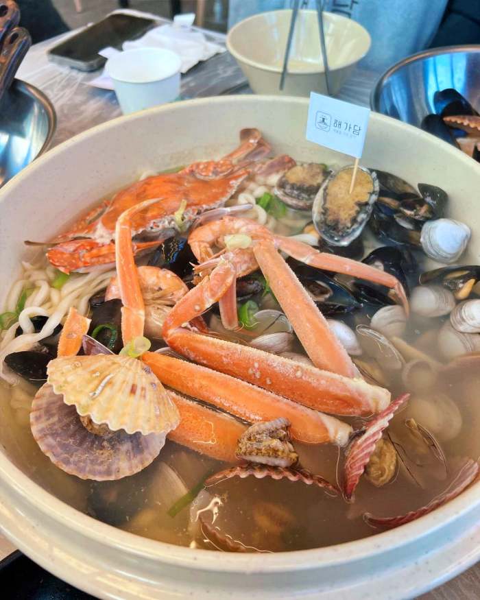 지금이 딱이야! 동해 바다 대게 해물칼국수 대게찜 경주 황리단길 맛집 추천 생방송투데이 자족식당