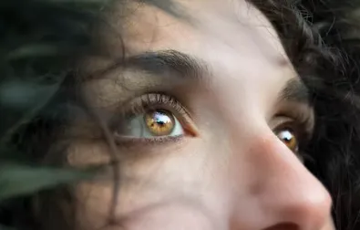 계란을로 눈과 뼈를 강화하는 방법