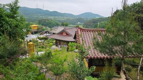 안성 법등사 : 비봉산의 정기와 자비의 등불이 머무는 고즈넉한 사찰