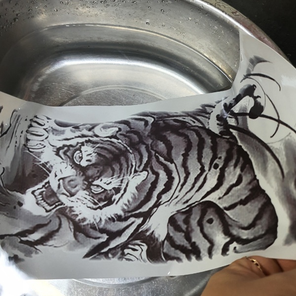 스티커 물먹이기