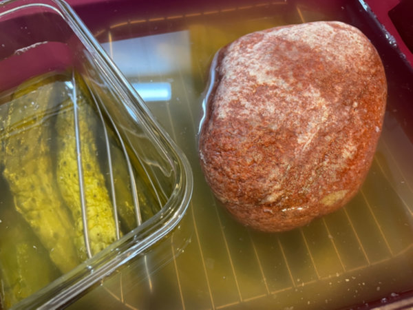 오이지 확실하게 누르기, 국물 아래로 완전 침수