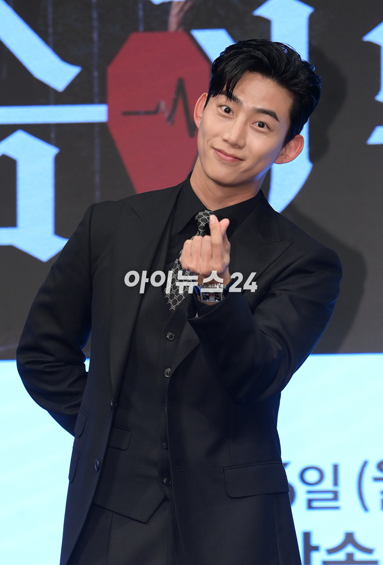 배우 윤소희와 옥택연이 26일 오후 서울 구로구 신도림동 더세인트에서 열린 KBS 2TV 새 월화드라마 '가슴이 뛴다' 제작발표회에 참석하고 있다. [사진=정소희 기자]