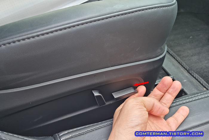 테슬라 보조석 위치 조절