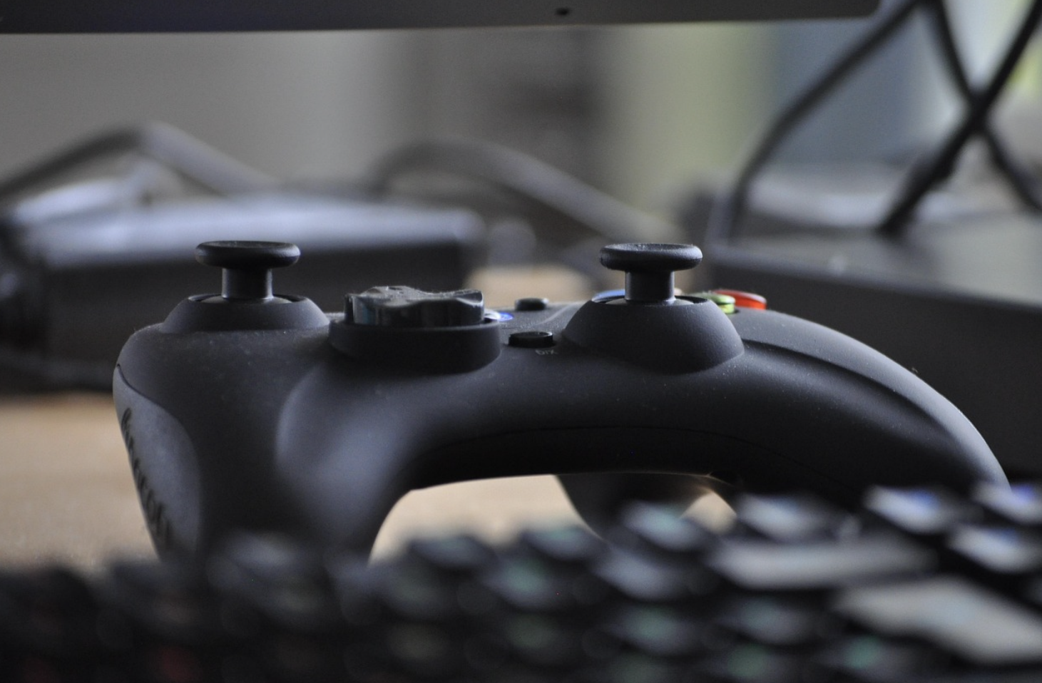 애니메이션 스토리텔링의 비선형적 구조 실험: 멀티 엔딩, 인터랙티브 내러티브, 게임화