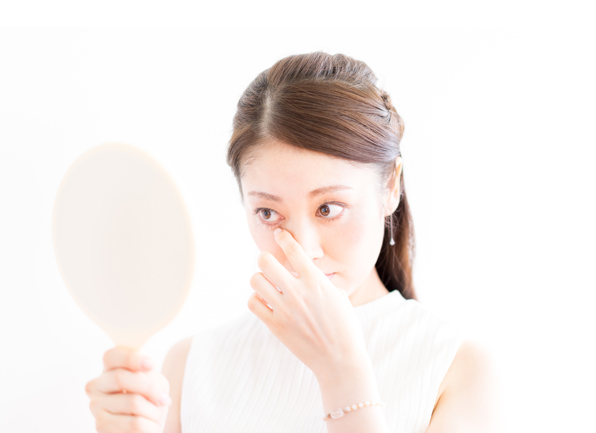 안구건조증이 있는 여성