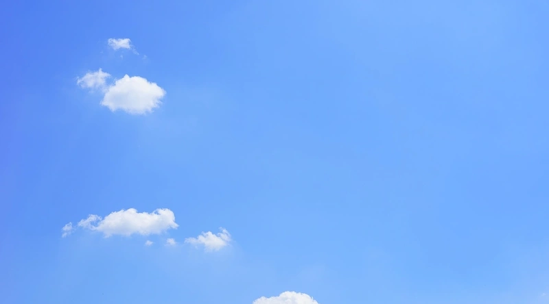 맑은 물에 빠지는 꿈해몽: 긍정적인 신호와 해석