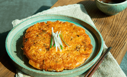 김치 부침개 김치전 만드는 법 김치 부침개 맛있게 만드는 법 김치 부침개 바삭하게 튀김가루 부침가루 비율 김치 부침개 황금레시피 바삭한 김치전 만드는 비법 김치전 반죽 비율 비 오는 날 전 요리 김치 부침개 치즈 김치전 보관법 김치전 간장소스 김치 부침개 재활용 전요리 모음 집에서 전 부치기 초간단 야식 레시피