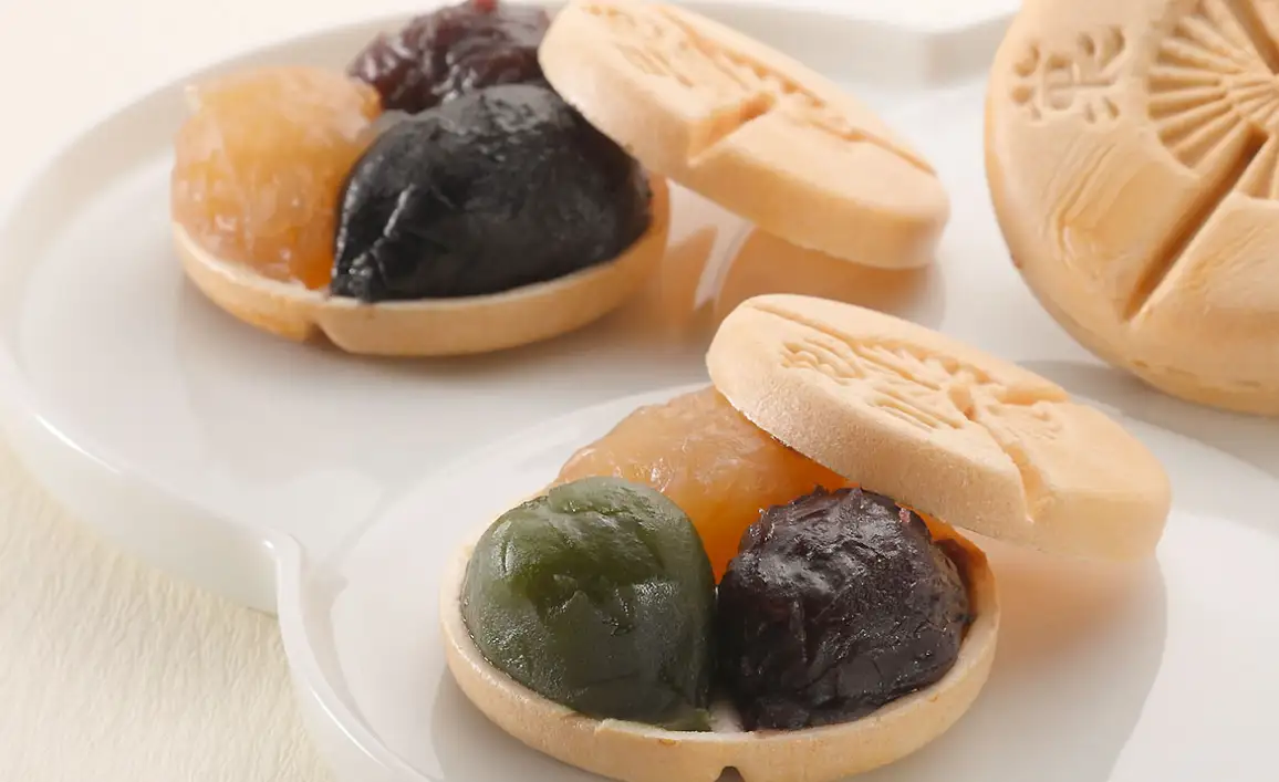 삼색모나카 ＜수삼색모나카 본점＞