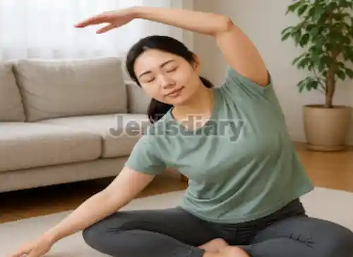 집에서 스트레칭 하는 이미지